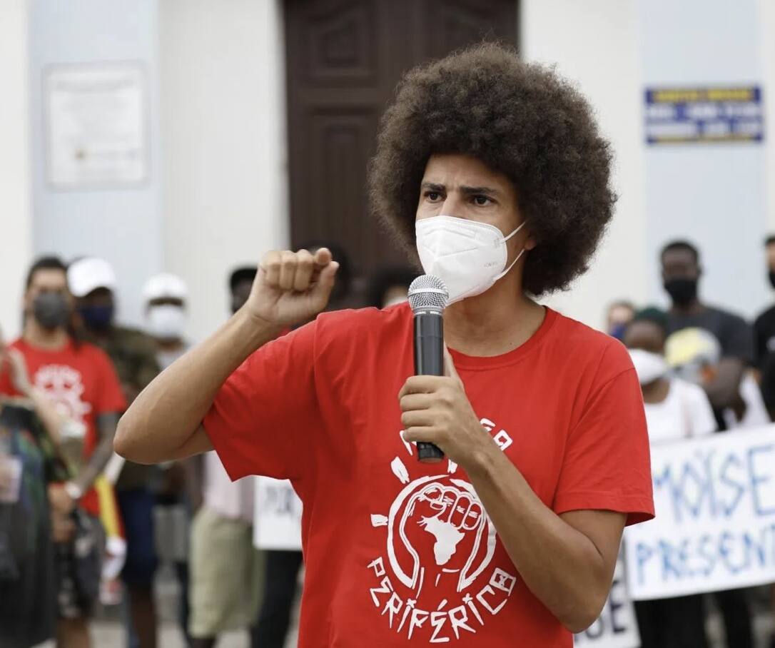 Manifestação contra morte de Moïse entra em Igreja em Curitiba e gera polêmica