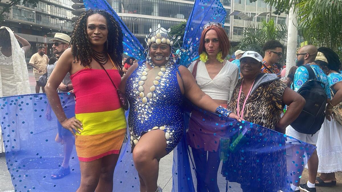 Público negro LGBTQIAPN+ ocupou o Centro de BH na 1ª Parada Negra LGBT em Minas