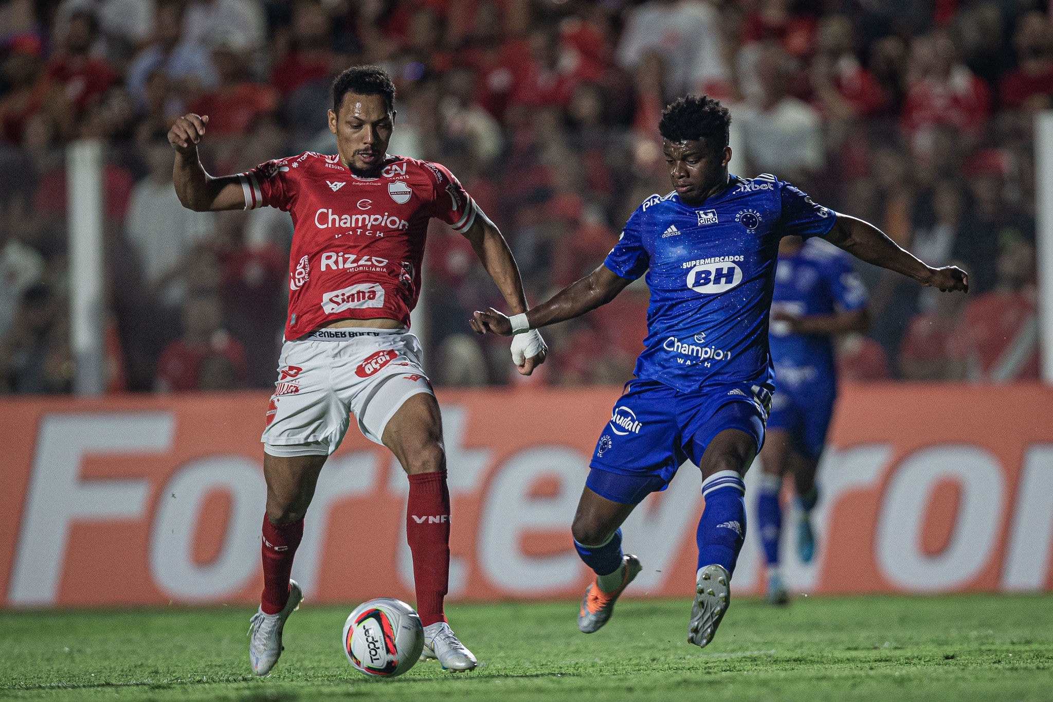 Cruzeiro e Vila Nova se enfgrentaram pela última vez em 2023, pela Série B daquele ano