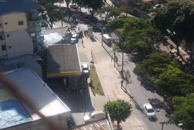 Motoristas fazem fila em postos que não estão na lista para receber combustível 
