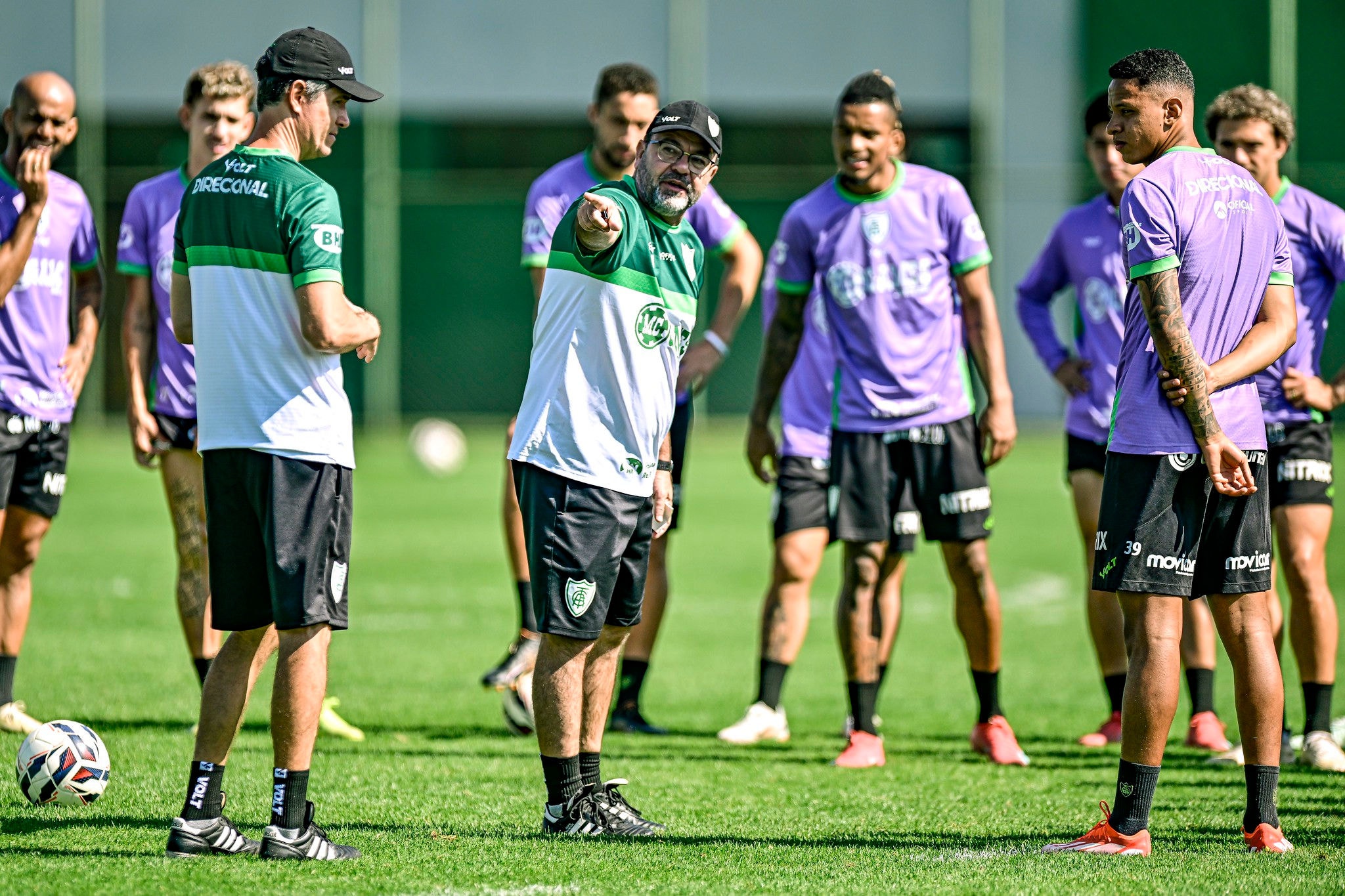 Coelho está na 15ª colocação, próximo à zona de rebaixamento