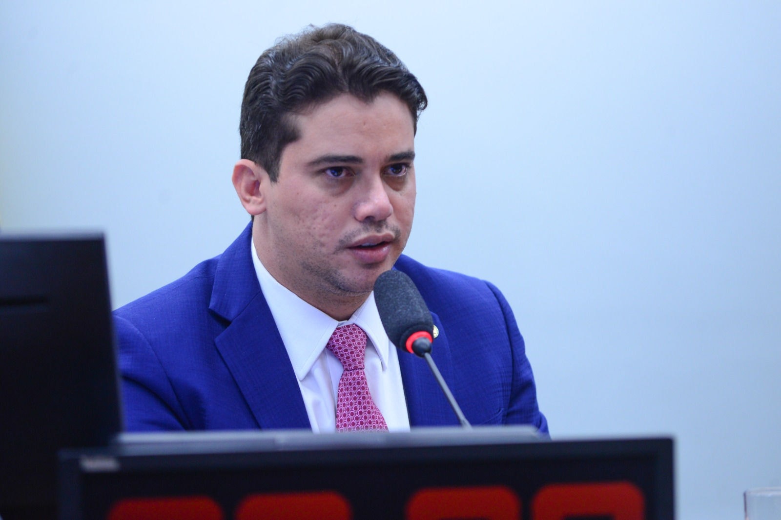 O deputado Junior Mano foi alvo de buscas em endereços ligados a ele em Brasília e no Ceará