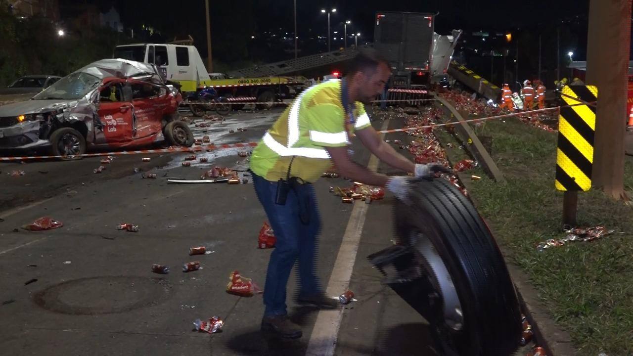 Acidente no Anel Rodoviário, em BH, deixou dois mortos nesta sexta-feira (10)