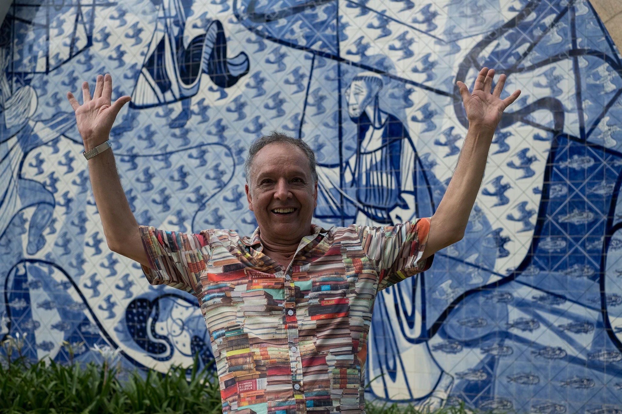 Arnaldo Baptista, que atualmente mora em Juiz de Fora (MG), posa para foto em frente à Igrejinha da Pampulha, em Belo Horizonte