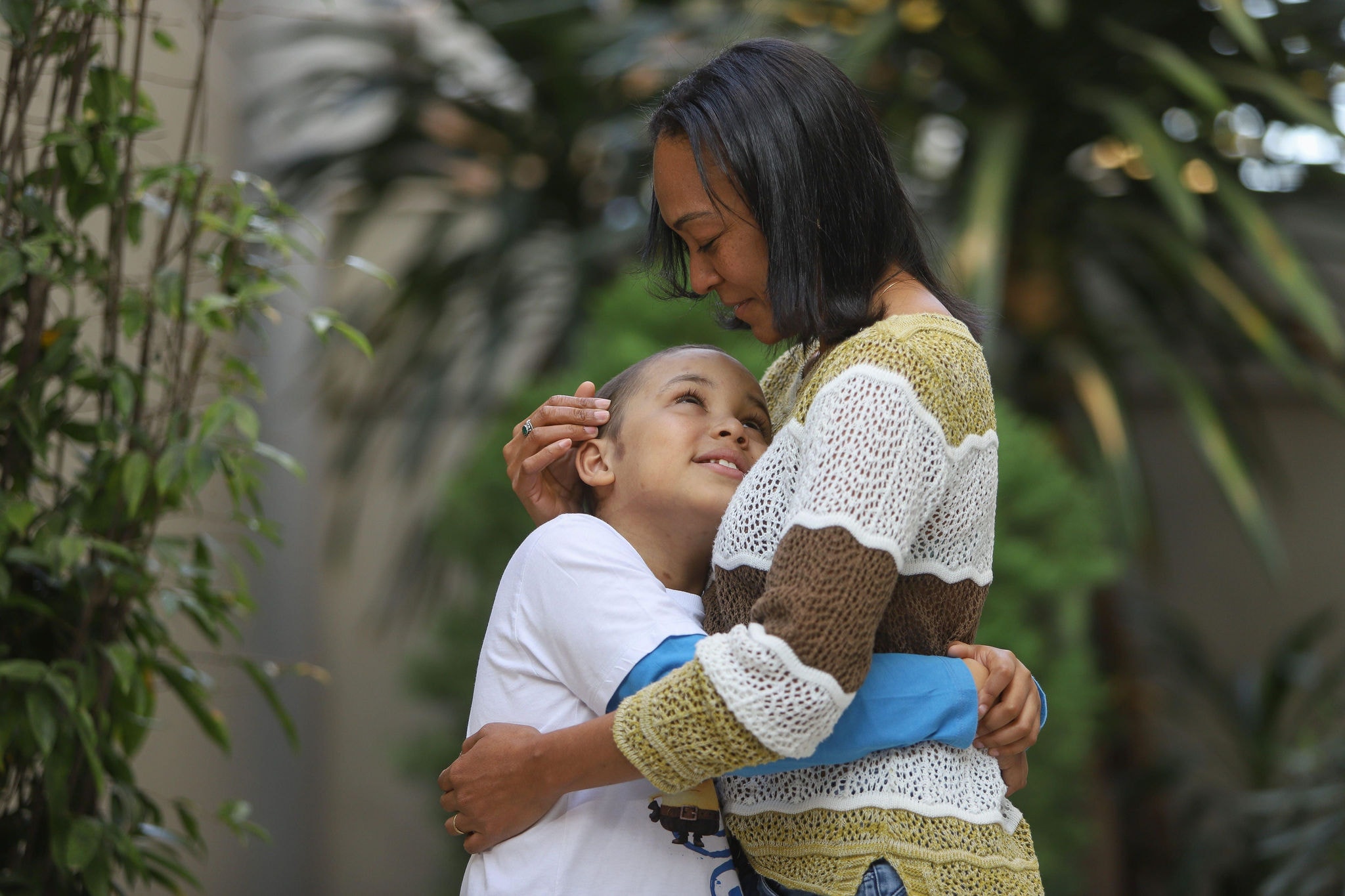 André, 9, já se curou de um tipo raro de linfoma, mas desenvolveu leucemia devido à espera de 90 dias para receber tratamento