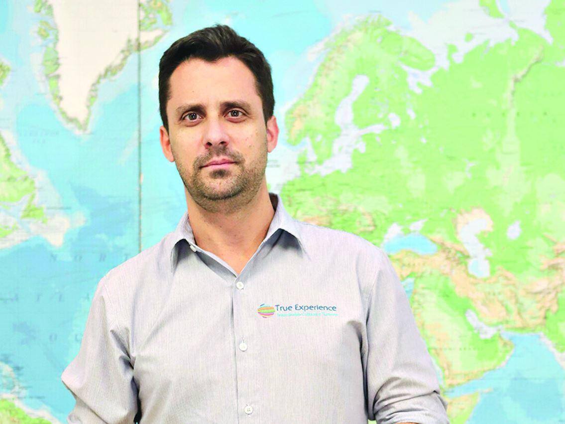 Para poucos Com a crise, só mesmo a elite pode investir, principalmente em high school, diz Mendonça