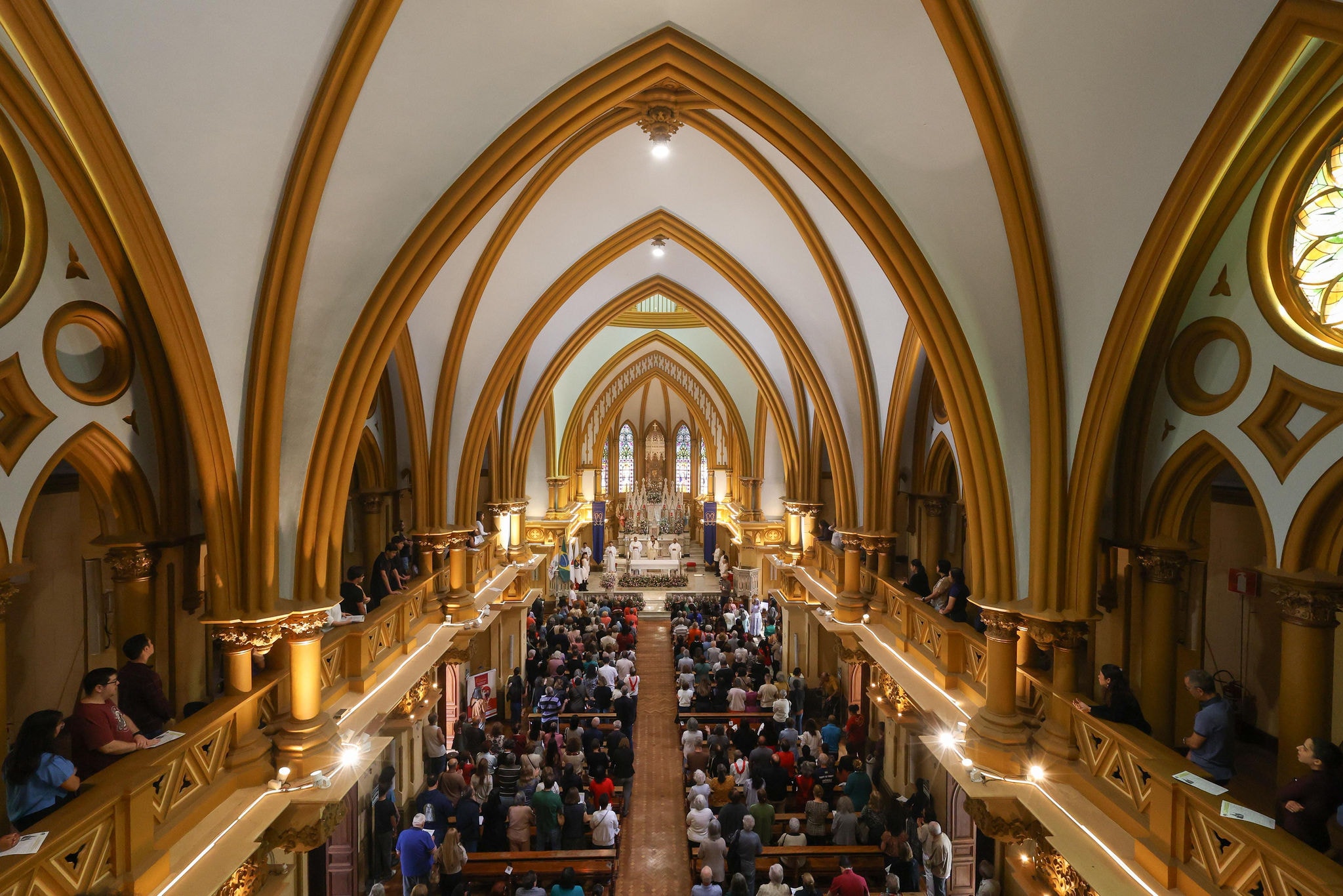 Celebração reúne devotos na Igreja da Boa Viagem, em BH