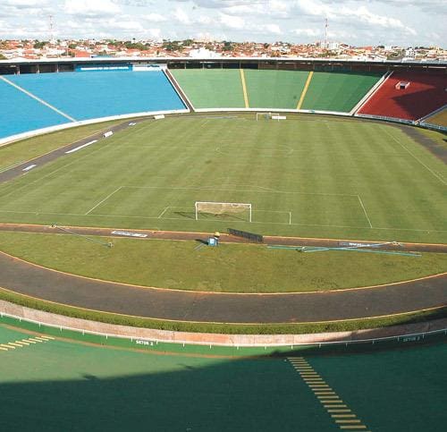 Imagem geral do estádio Parque do Sabiá, em Ubelândia: local será palco de Itabirito x Cruzeiro