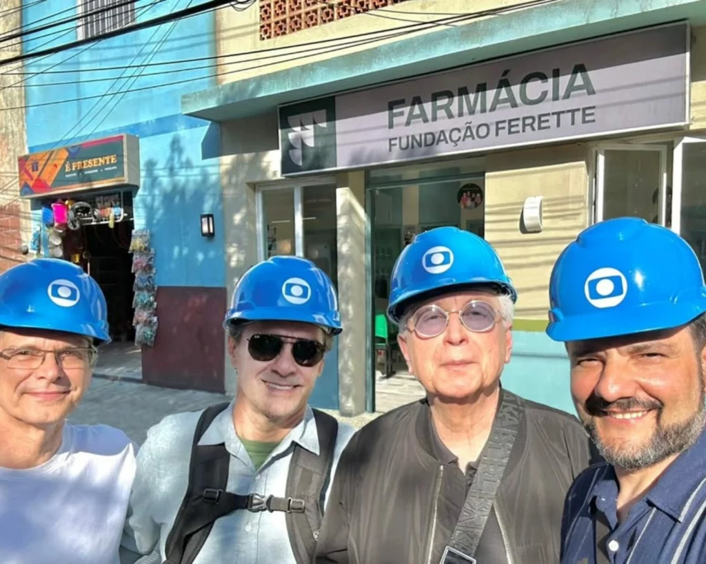 O diretor Luiz Henrique Rios, Virgílio Silva, Aguinaldo e Zé Dassilva em visita à cidade cenográfica