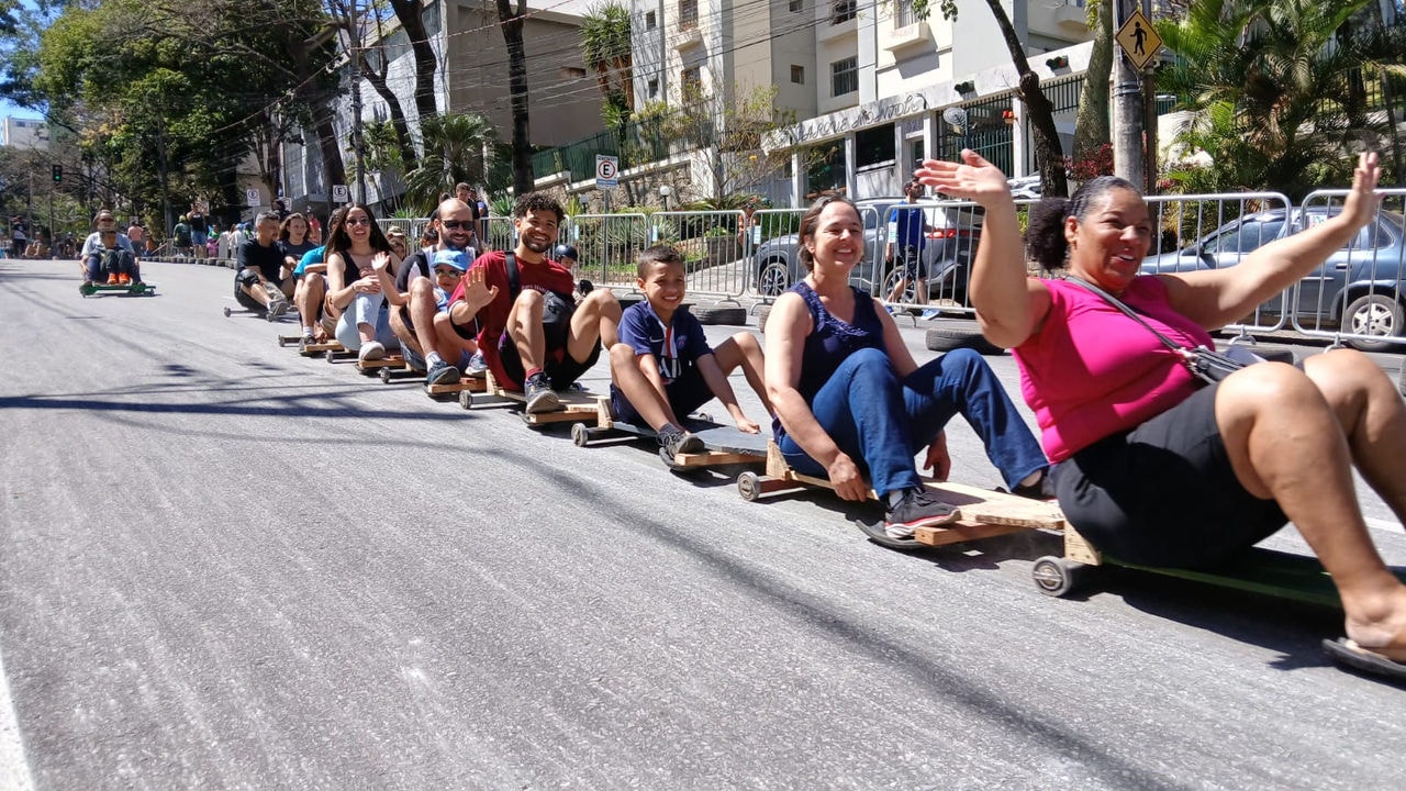 A corrida de carrinhos de rolimã, já tradicional na programação da Virada Cultural, atrai cada vez mais adeptos