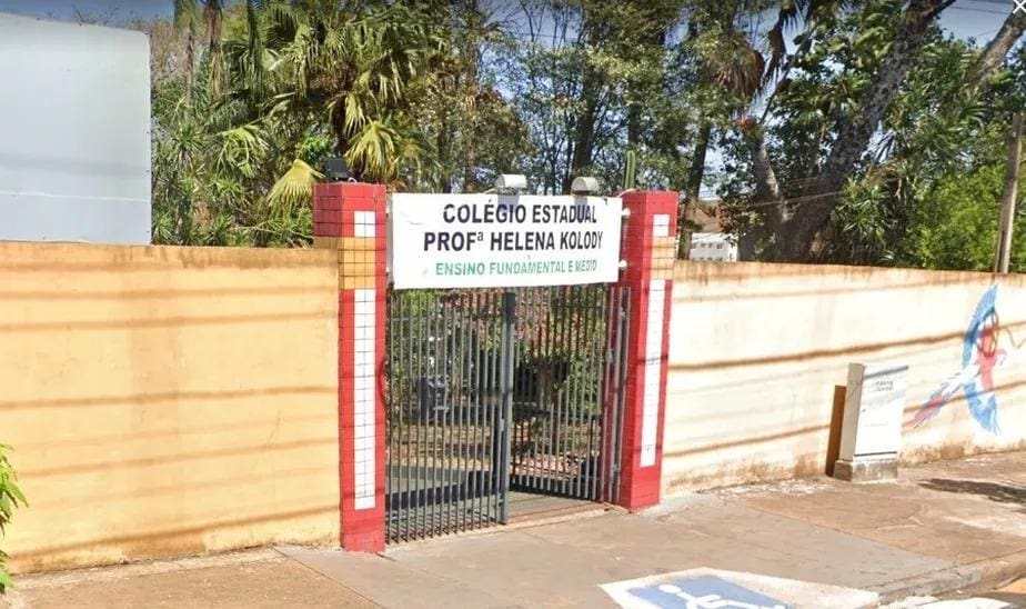 Fachada da escola onde houve um ataque a tiros no interior do Paraná