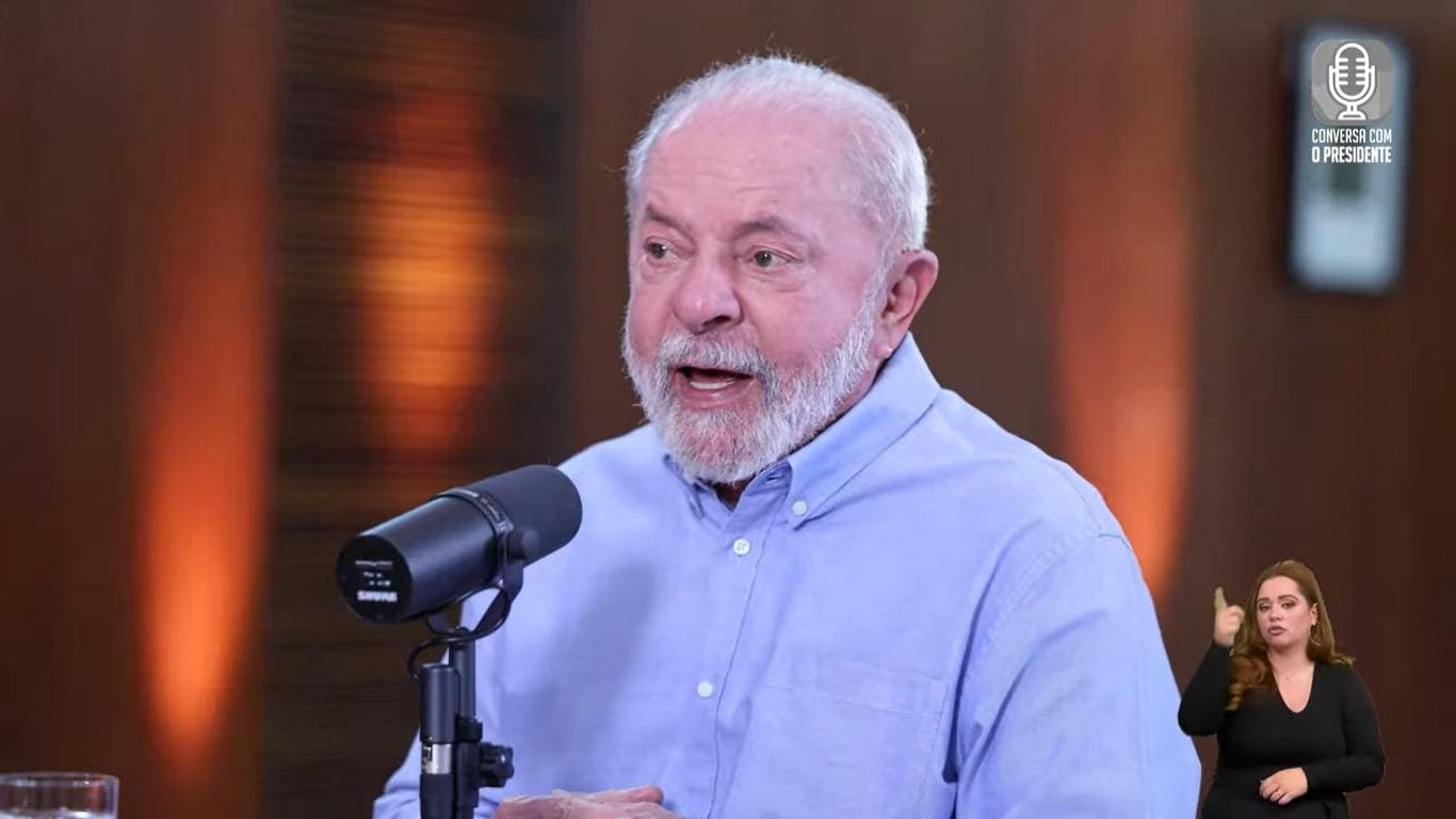 Lula conversa com o presidente