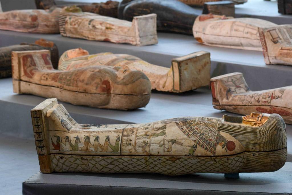 Cem sarcófagos com mais de 2.000 anos de existência foram apresentados ao mundo pelo Egito, e serão distribuídos a museus do país