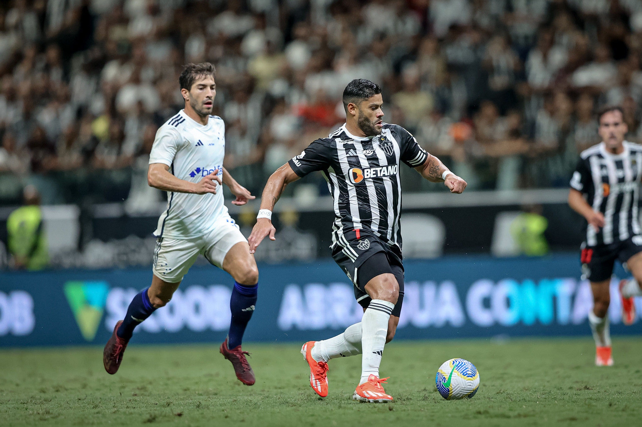 O Atlético x Cruzeiro terminou com vitória do Galo na Arena MRV por 3 a 0