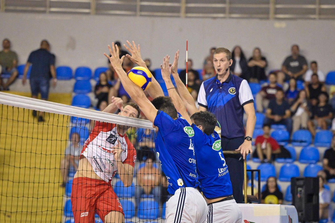 Sada Cruzeiro vence Blumenau e vai à decisão do Sul-Americano mais uma vez