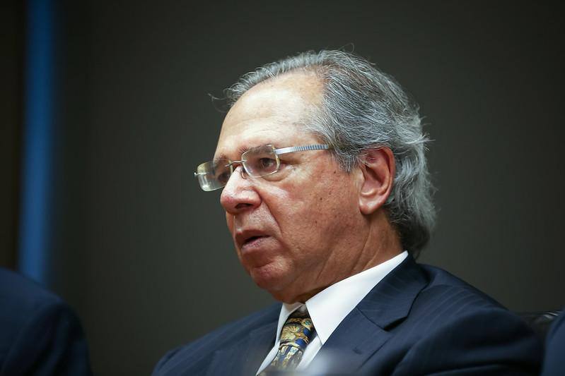 Paulo Guedes estuda novo imposto sobre transações financeiras digitais, uma vez que Bolsonaro vetou CPMF
