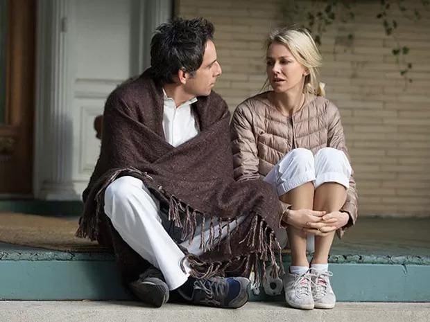 Na ficção No filme “Enquanto Somos Jovens”, os atores Ben Stiller e Naomi Watts vivem um casal da faixa etária dos 40 aos 50 que, ao conhecer um casal bem mais jovem, passa a questionar suas opções de vida