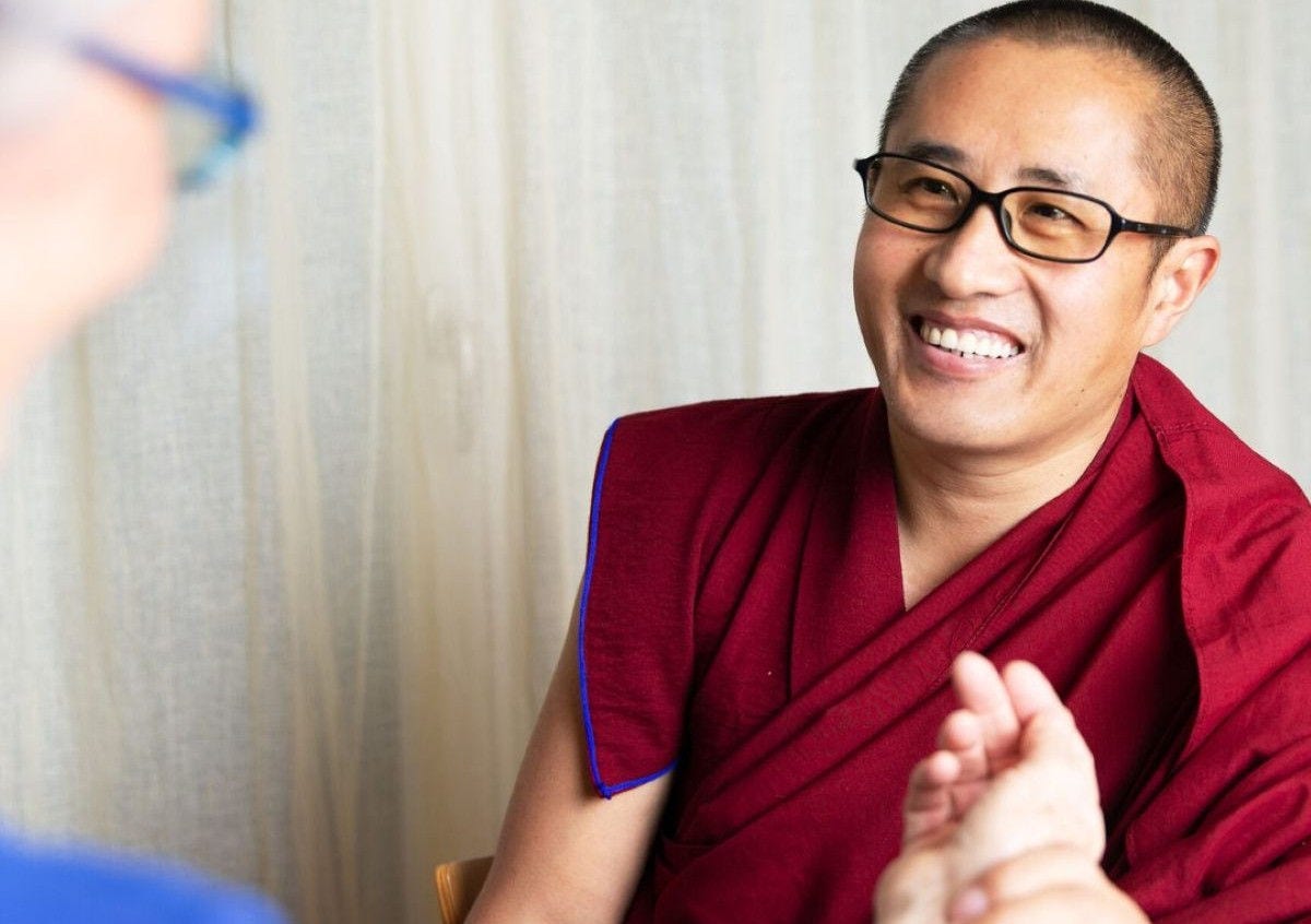 Amchi Lobsang Rabjee é médico tibetano
  
