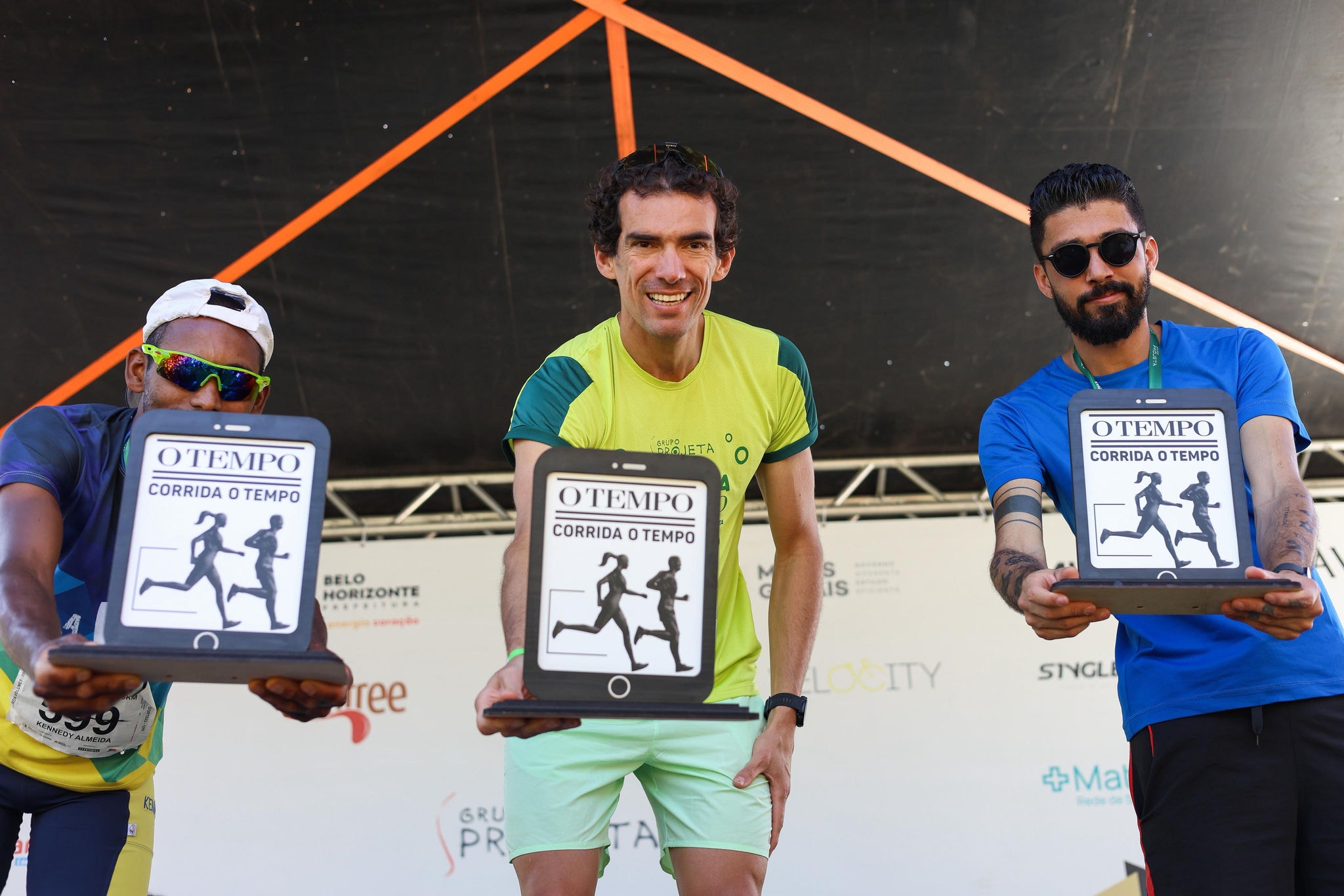Vencedores nos 5 km: Diogo Sclebin, Kennedy Ribeiro e Lucas Silva, respectivamente em 1º, 2º e 3º lugar
