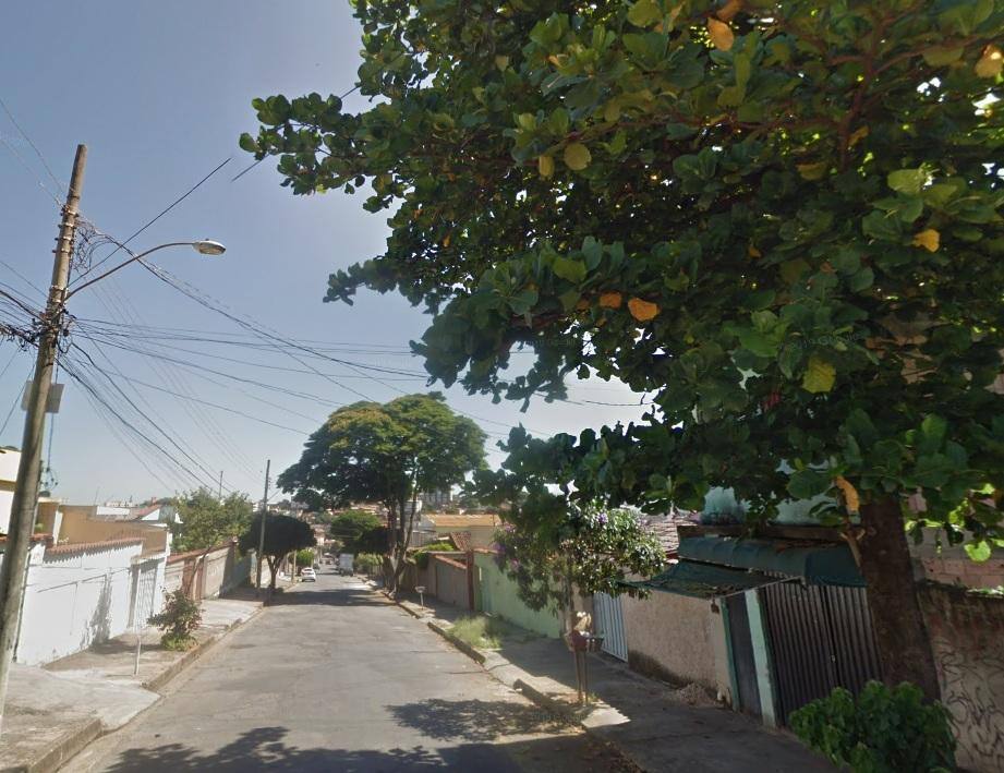 Vítima foi achada em uma casa na rua Galba, no bairro Glória