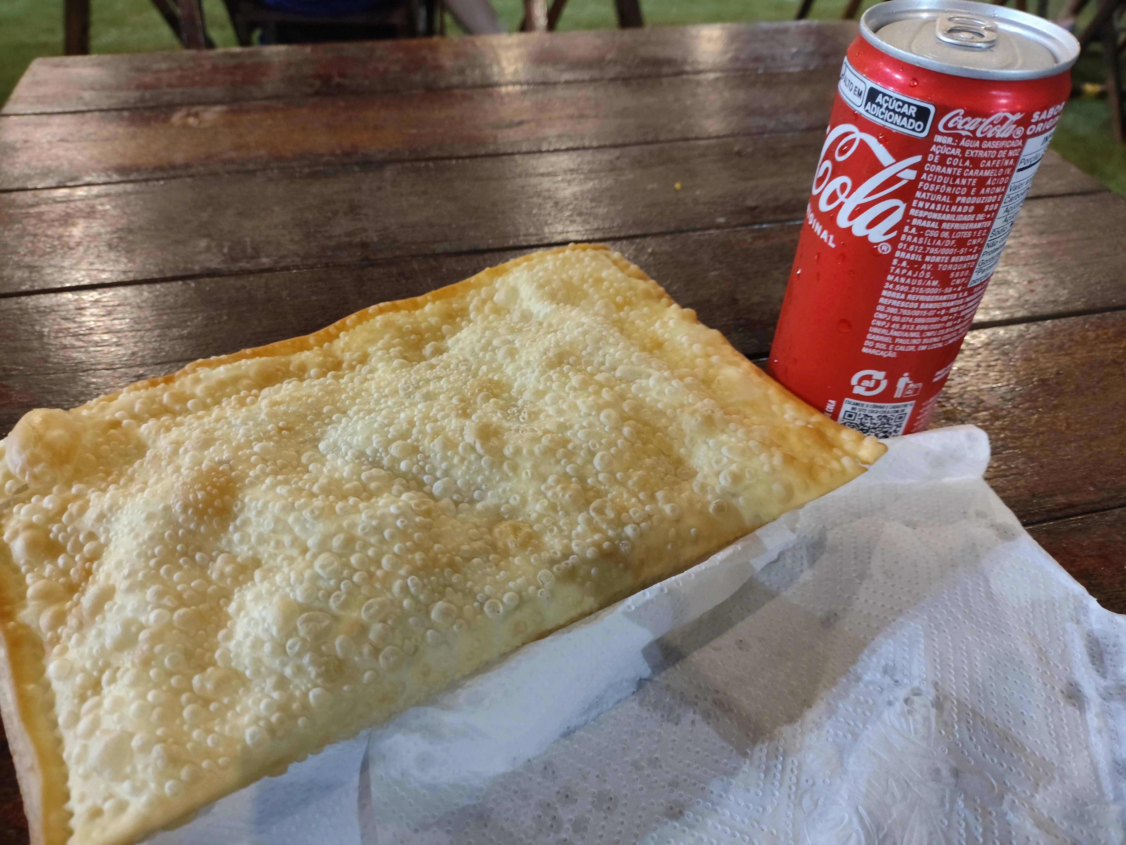 Trabalhador processa empresa por pastel e Coca-Cola descontados do salário