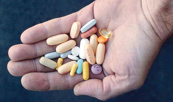 Luta contra a Aids. Pílulas usadas no tratamento de pacientes com o vírus HIV há 11 anos; hoje os medicamentos evoluíram