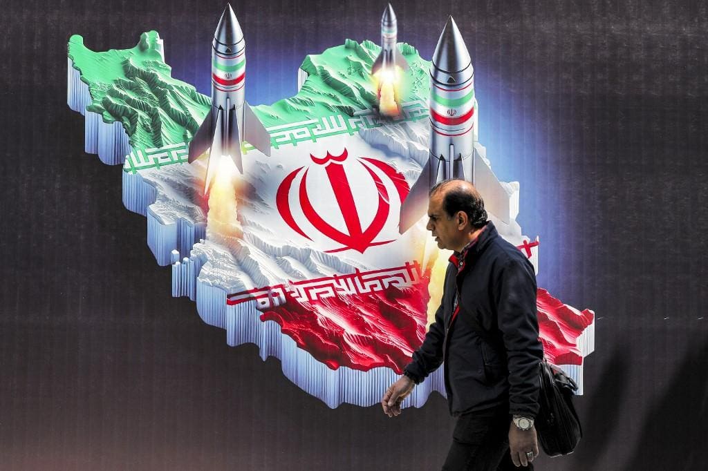 Grafite mostra mísseis partindo de Irã