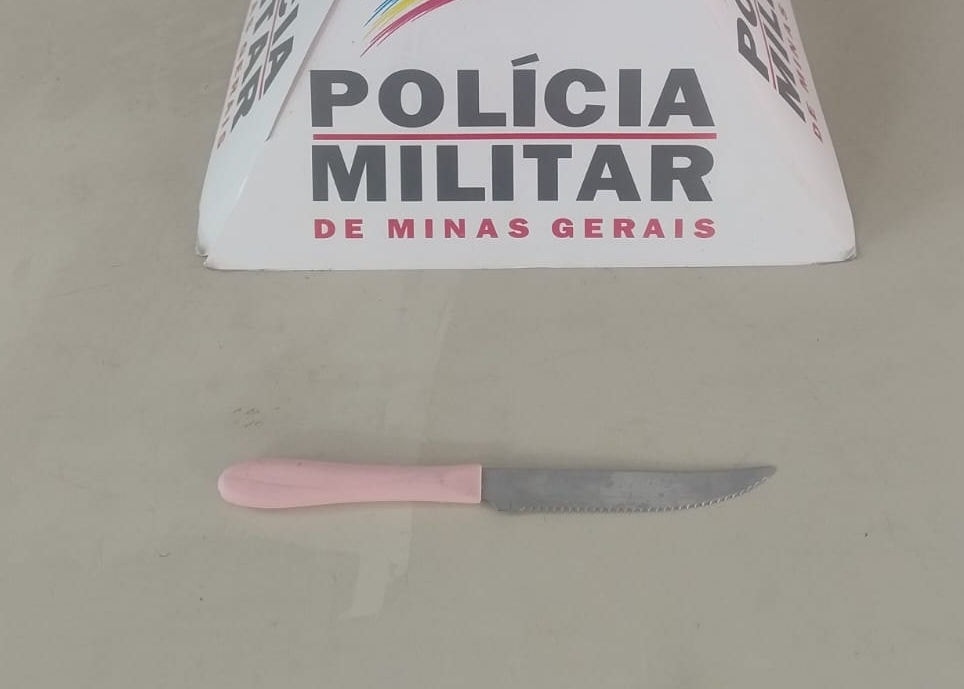 Faca usada pelo suspeito foi apreendida