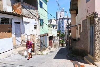 Cidades - Super - Belo Horizonte MG
Troca de tiros no aglomerado da Serra entre policiais e moradores termina com um morto
Na foto: Becos do Aglomerado proximo a rua Caraca

FOTO: MARIELA GUIMARAES / O TEMPO 17102016