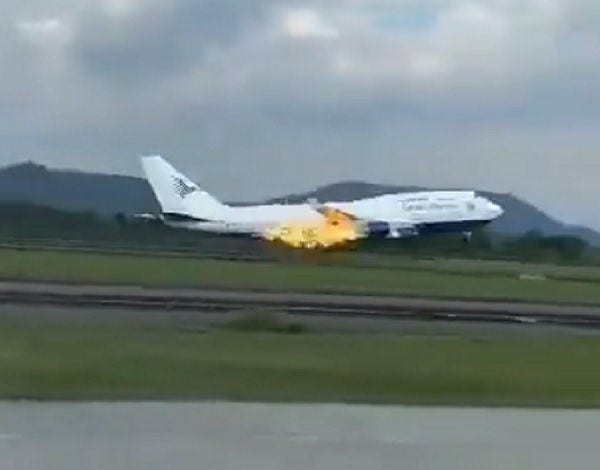 Motor do avião explodiu durante a decolagem