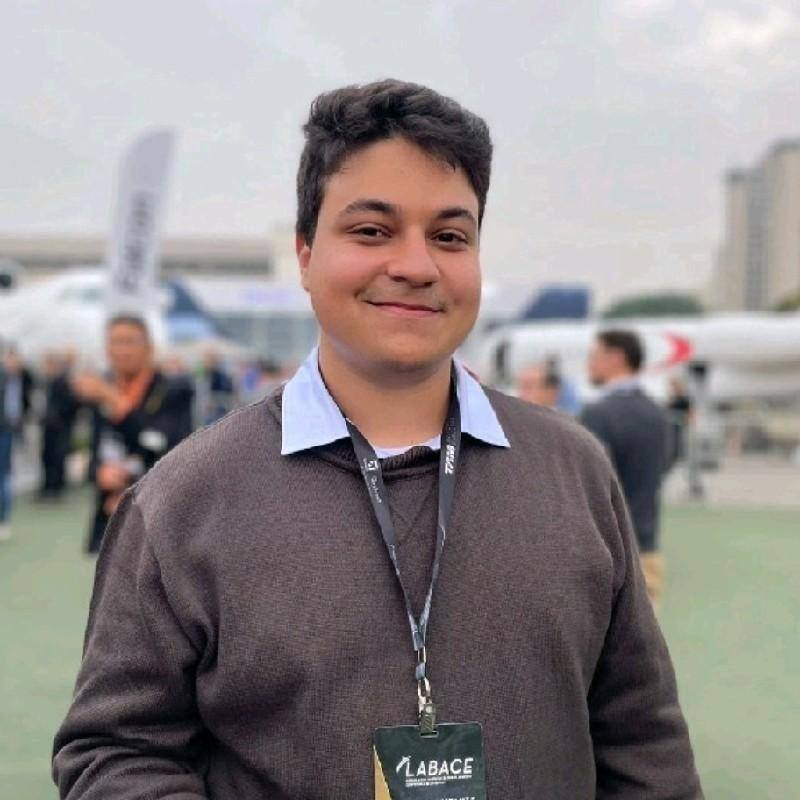 Copiloto do avião, Gabriel de Almeida Quintão Araújo