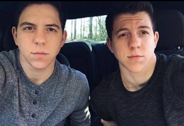 Os irmãos Jack e Jace passam juntos por processo de transição de gênero Os irmãos Jack e Jace passam juntos por processo de transição de gênero