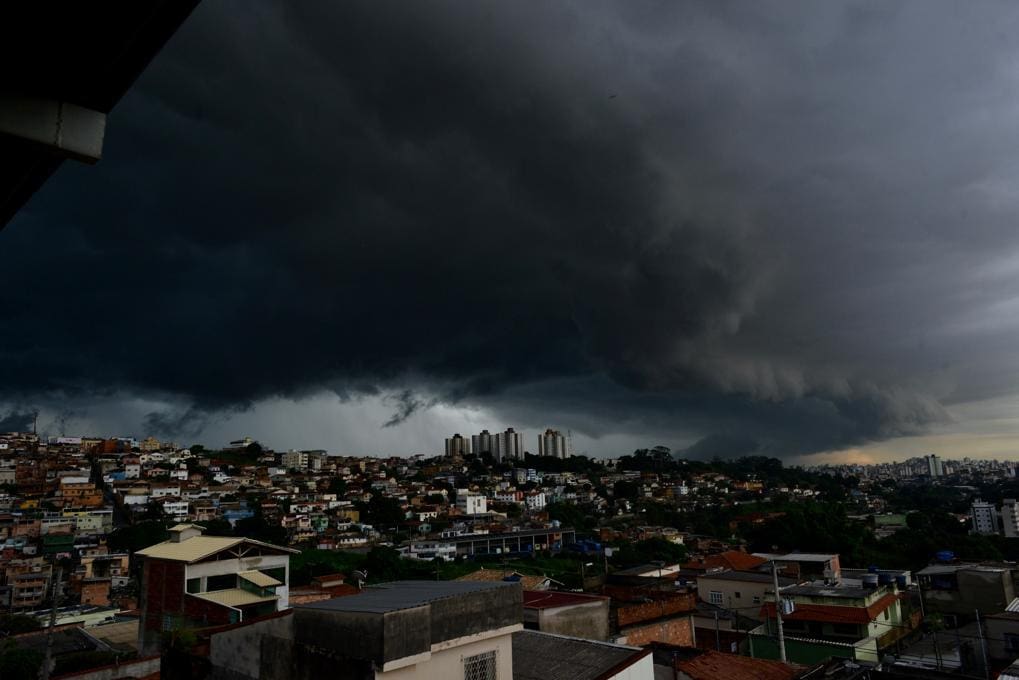 Belo Horizonte está em alerta de chuva até às 8h desta quinta-feira (8)