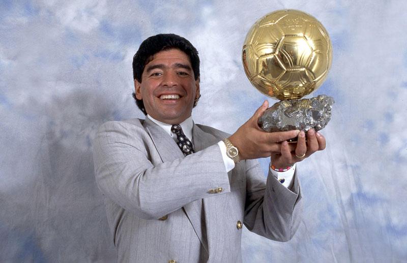 Trofeu conquistado por Maradona, em 86, será leiloado