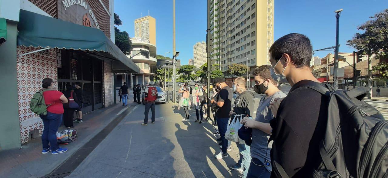 Alex de Jesus - Mercado Central reabriu nesta segunda-feira (18) com restrições; acesso é controlado