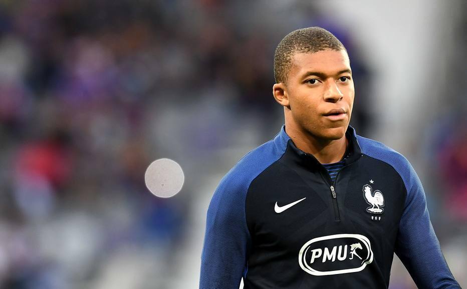 Kylian Mbappé foi alvo de piadas racistas pelo youtuber brasileiro Júlio Cocielo
