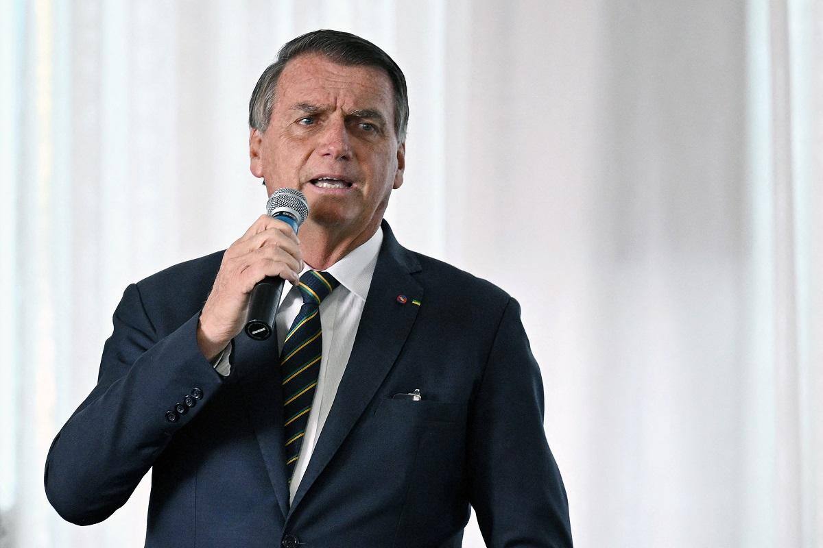 Jair Bolsonaro é alvo de investigação por suspeita de adulteração de cartão de vacinação