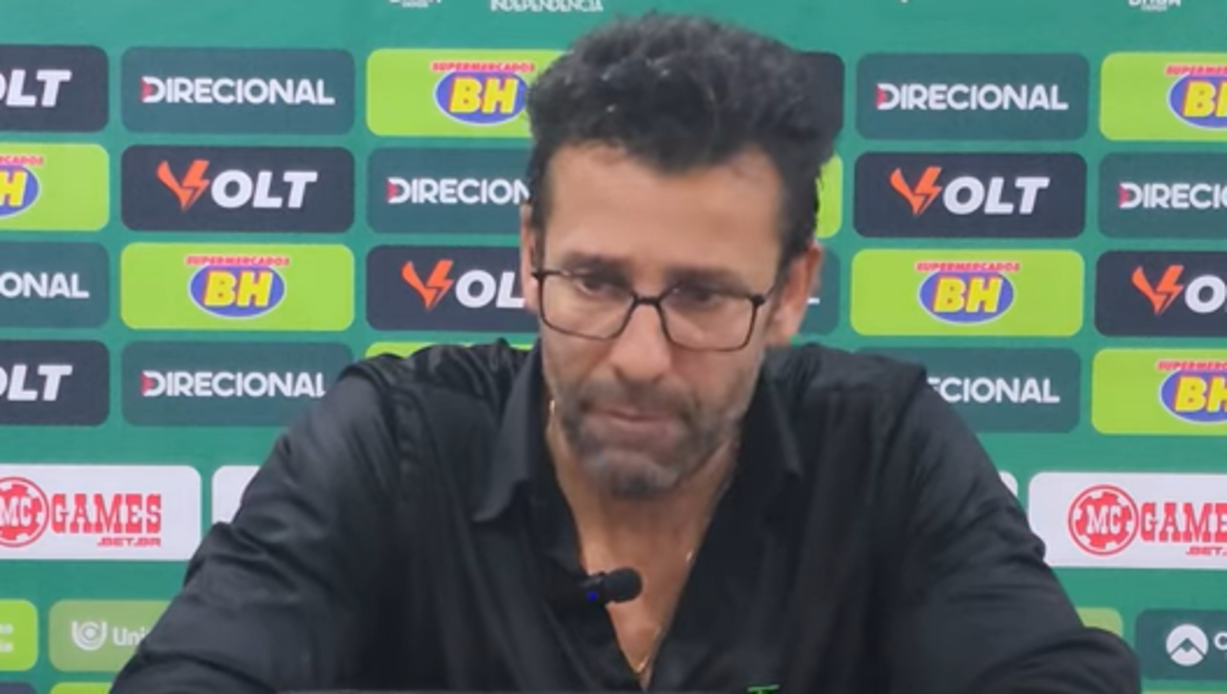 Técnico do América, Alberto Valentim exalta ponto conquistado em sua estreia