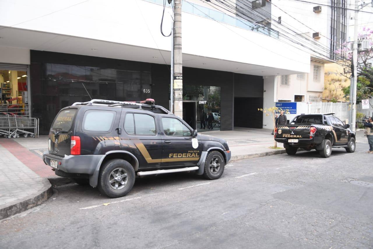 Polícia Federal cumpre mandados no prédio do Dnit em BH
