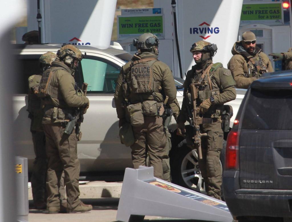 Atirador matou 16 pessoas no Canadá