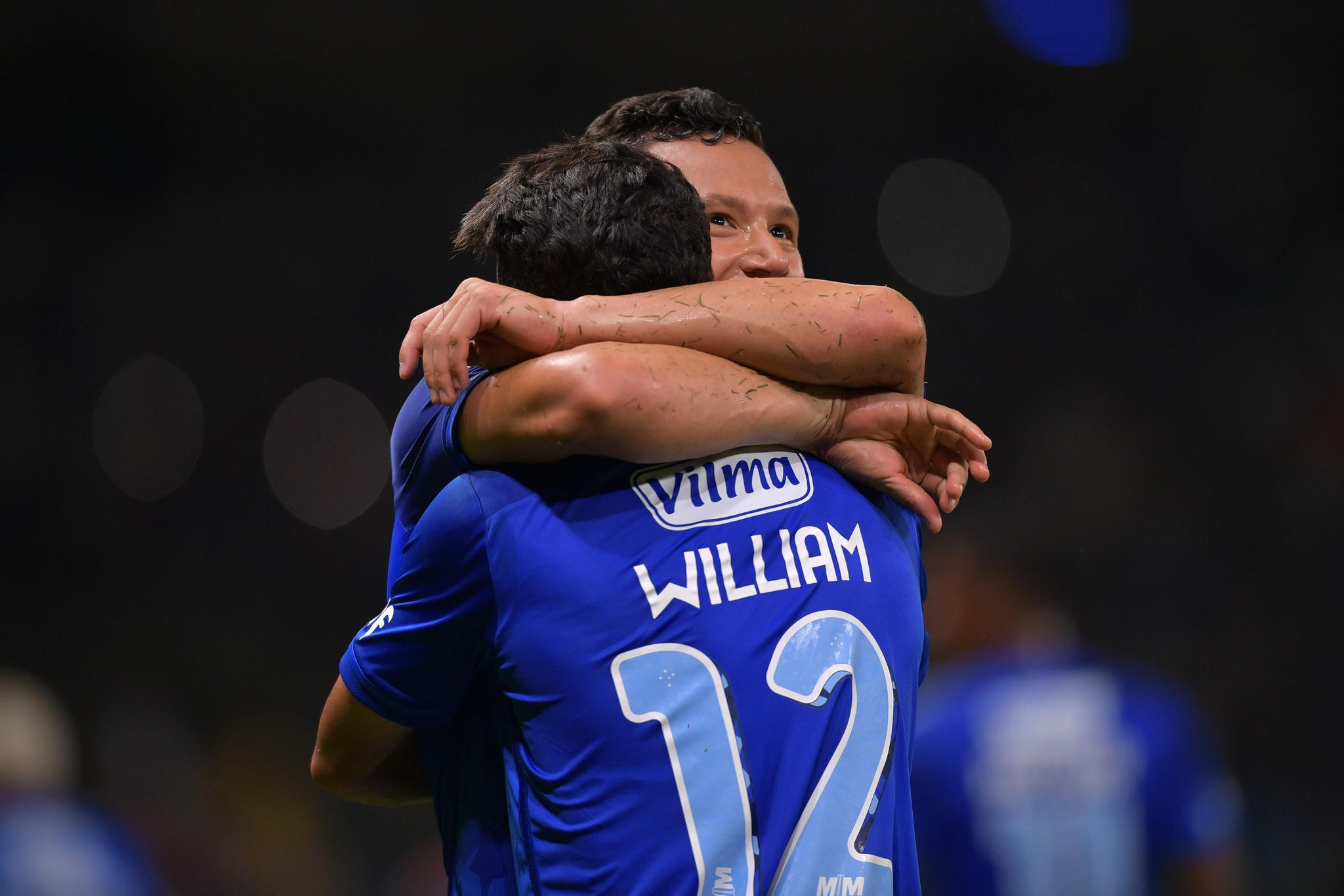 William celebra gol do Cruzeiro com Marlon, no período em que atuaram juntos pela Raposa