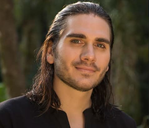 Ator, cantor e compositor Gabriel Sater,