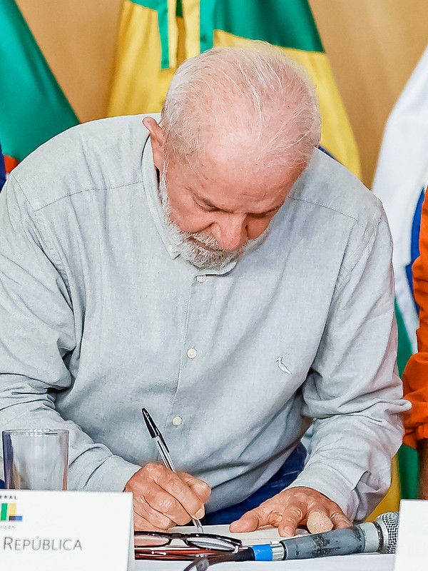 Lula assinar três medidas provisórias para socorrer o Rio Grande do Sul na quarta visita dele ao Estado devastado pelas enchentes