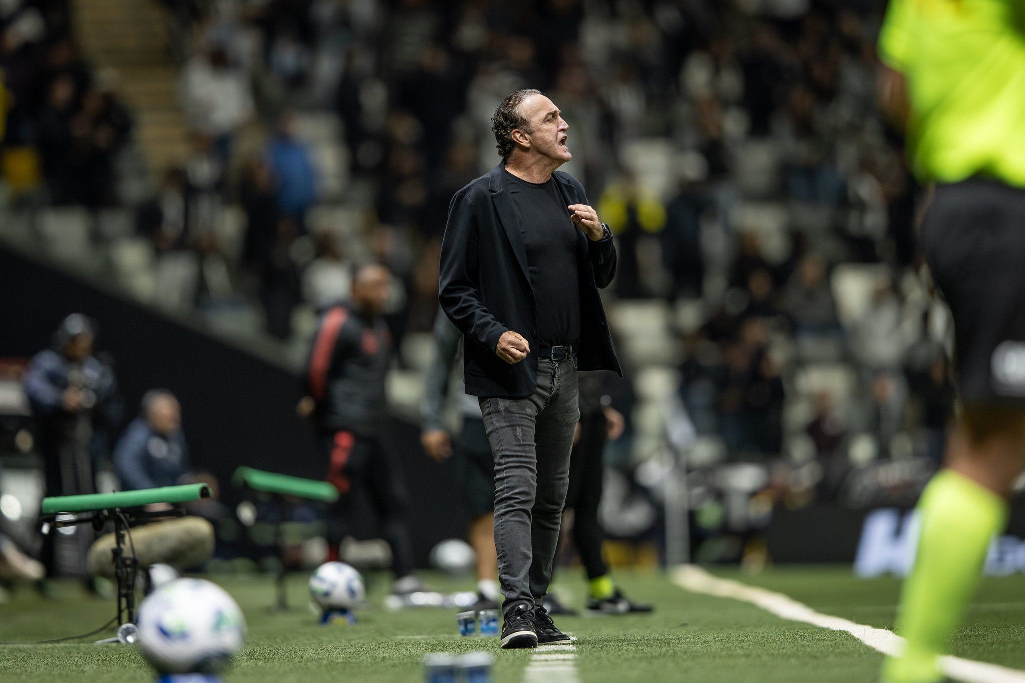 Técnico do Atlético não quer perder muitos jogadores na janela