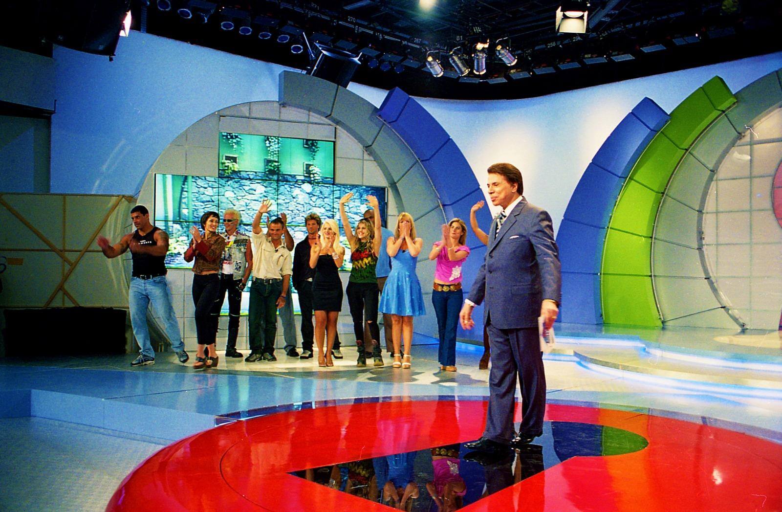 Silvio à frente da Casa dos Artistas