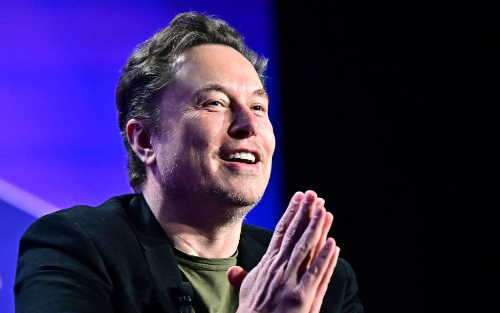 Elon Musk elogiou 'preocupação' de Lira sobre bloqueio de bens da Starlink e uso de VPN por Simões após bloqueio do X