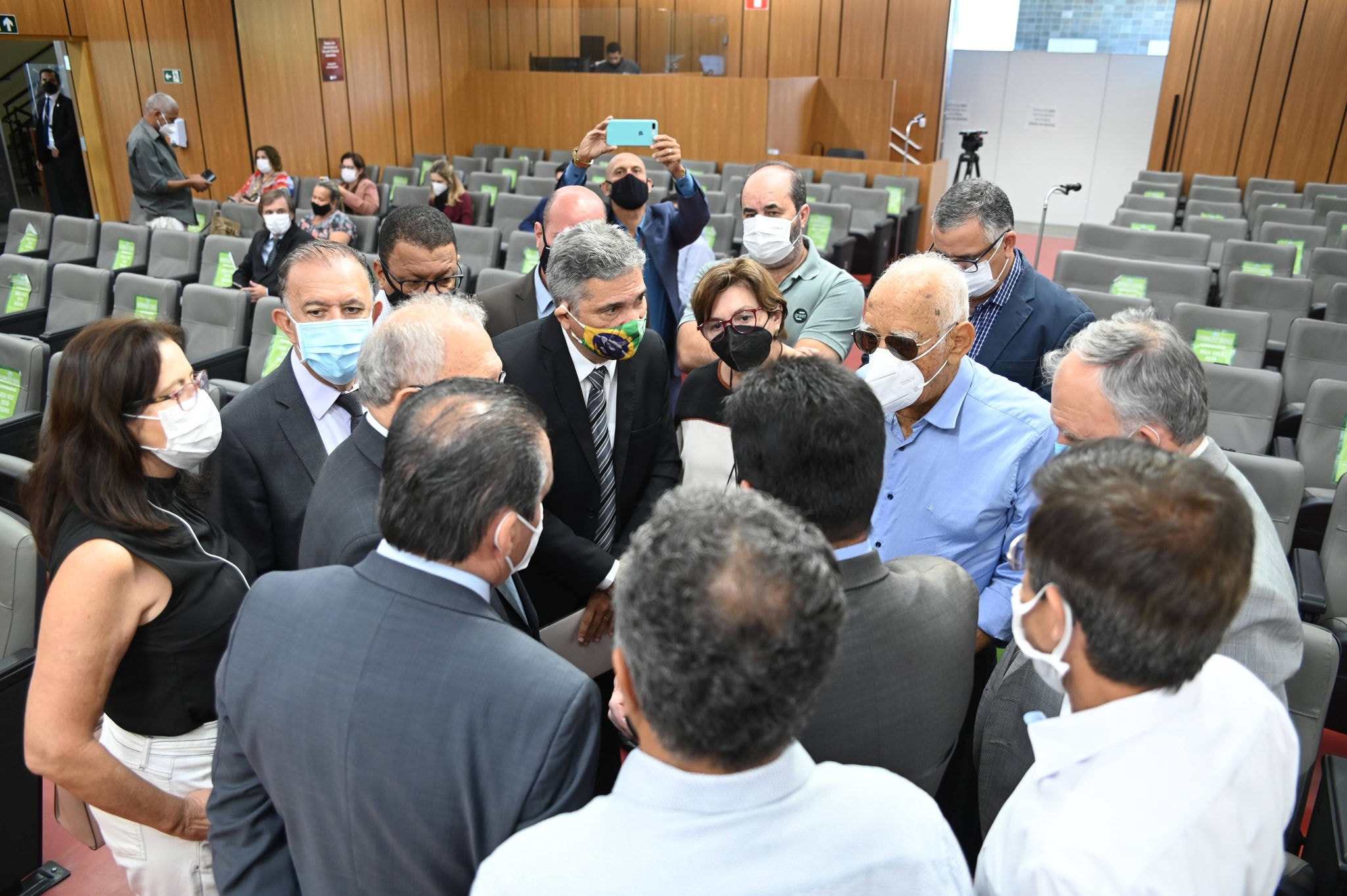 Deputados adiam emendas à proposta de recomposição de Zema após acordo