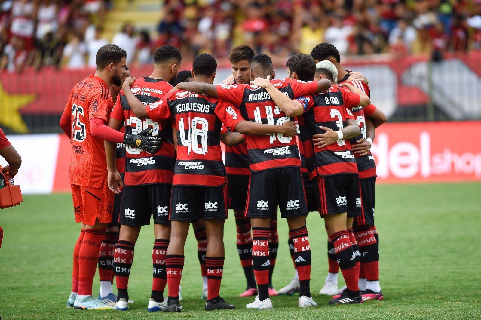 Flamengo vence mais uma no carioca. Jovens da base foram o destaque