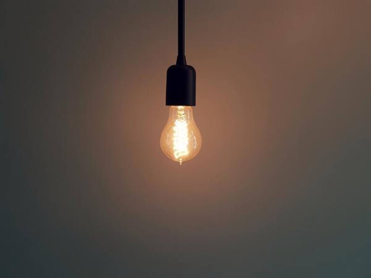 Com conta de luz mais cara, é importante saber economizar energia 