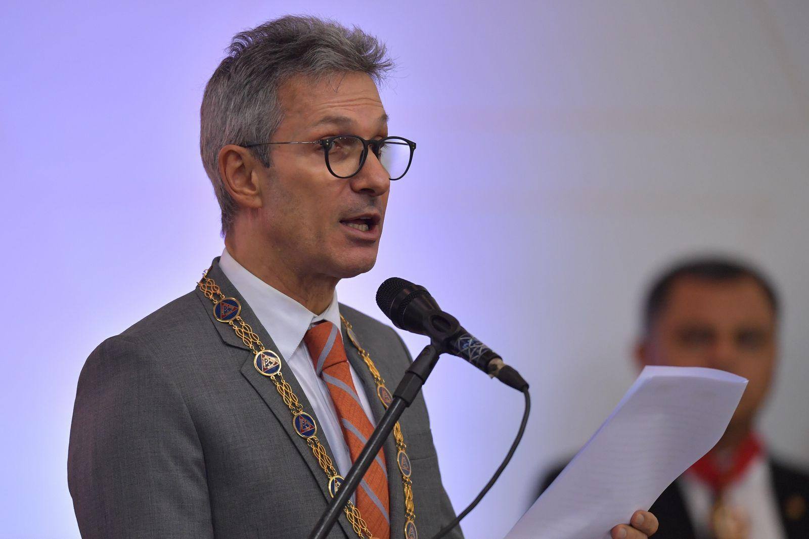 Governador Romeu Zema discursa em Ouro Preto